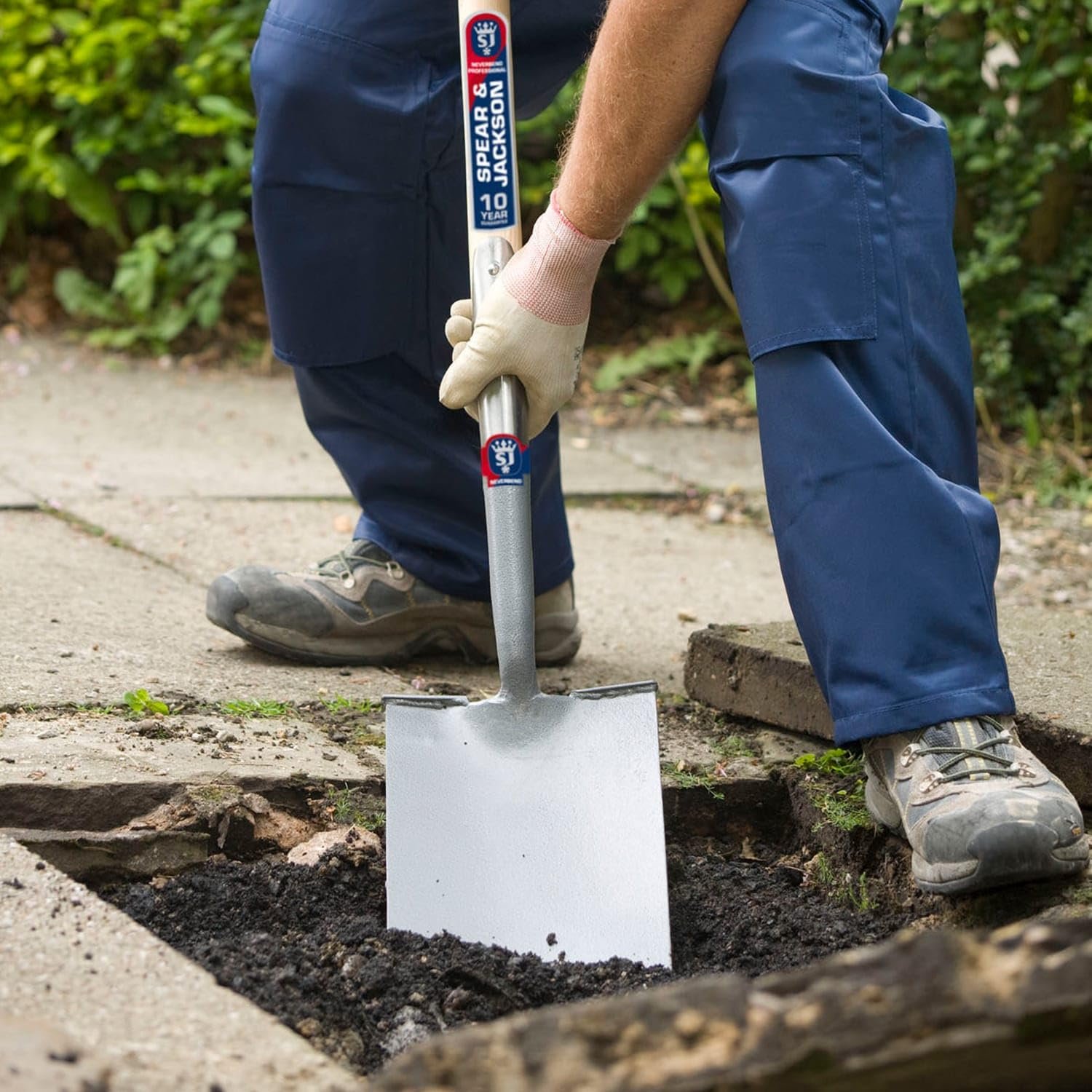Spear & Jackson Neverbend Professional Treaded Digging Spade 1071AL - Image 2
