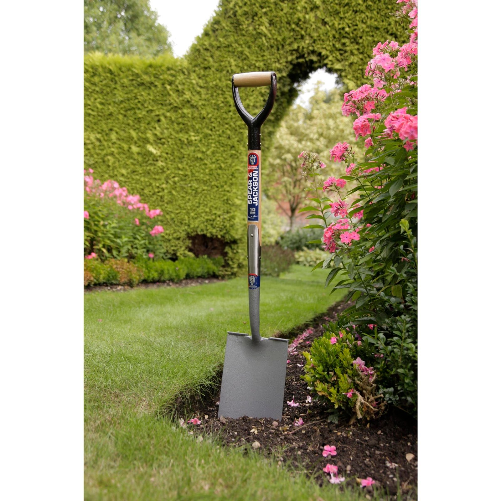 Spear & Jackson Neverbend Professional Treaded Digging Spade 1071AL - Image 3